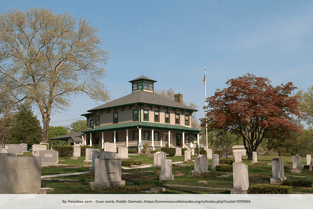 House in Riverside Cemetery