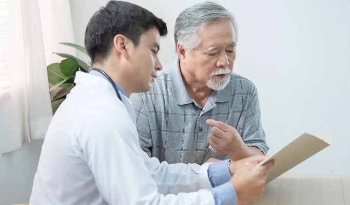 A doctor with his patient